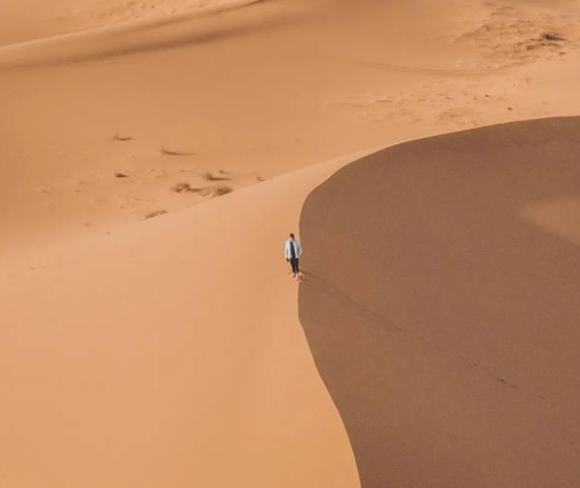 一半沙漠，一半銀河！中(zhōng)國(guó)版“撒哈拉”迎來最佳時節！